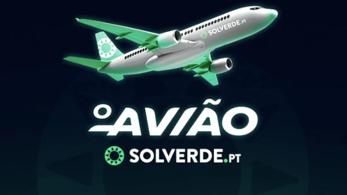 Ang interface ng O Aviao crash game na nagpapakita ng eroplano sa himpapawid.